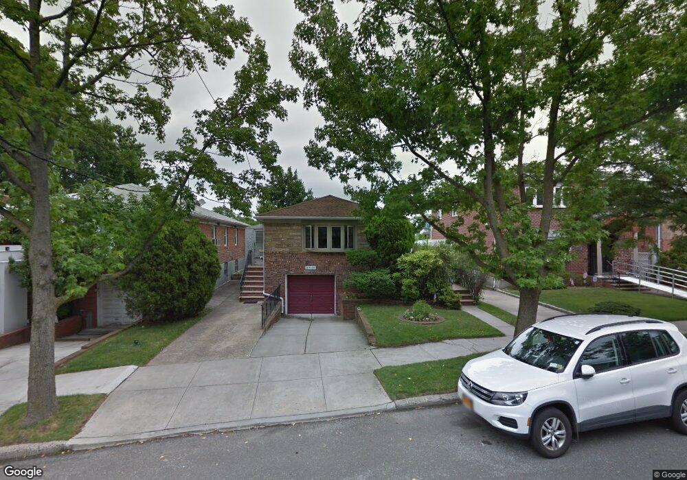 5715 Little Neck Pkwy, Little Neck, NY 11362 - photo 1