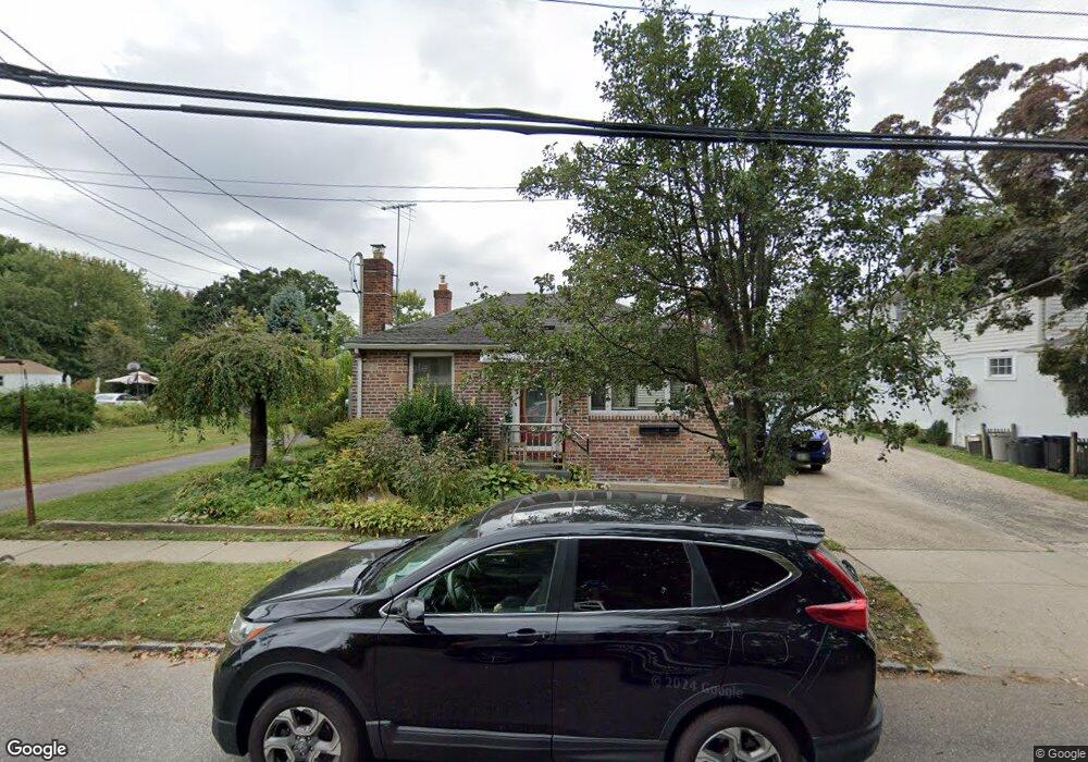 26 8th St, New Hyde Park, NY 11040 - photo 1