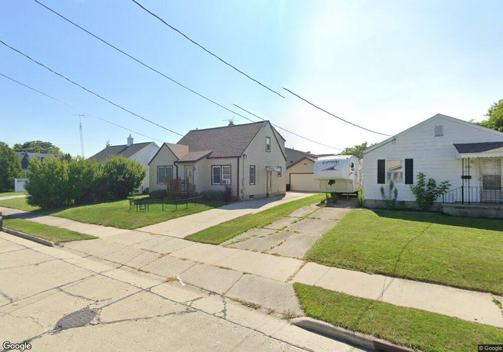 1242 S 32nd St, Manitowoc, WI 54220 - photo 1