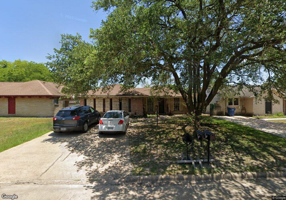 1922 Barnsley Ln, Houston, TX 77088 - photo 1