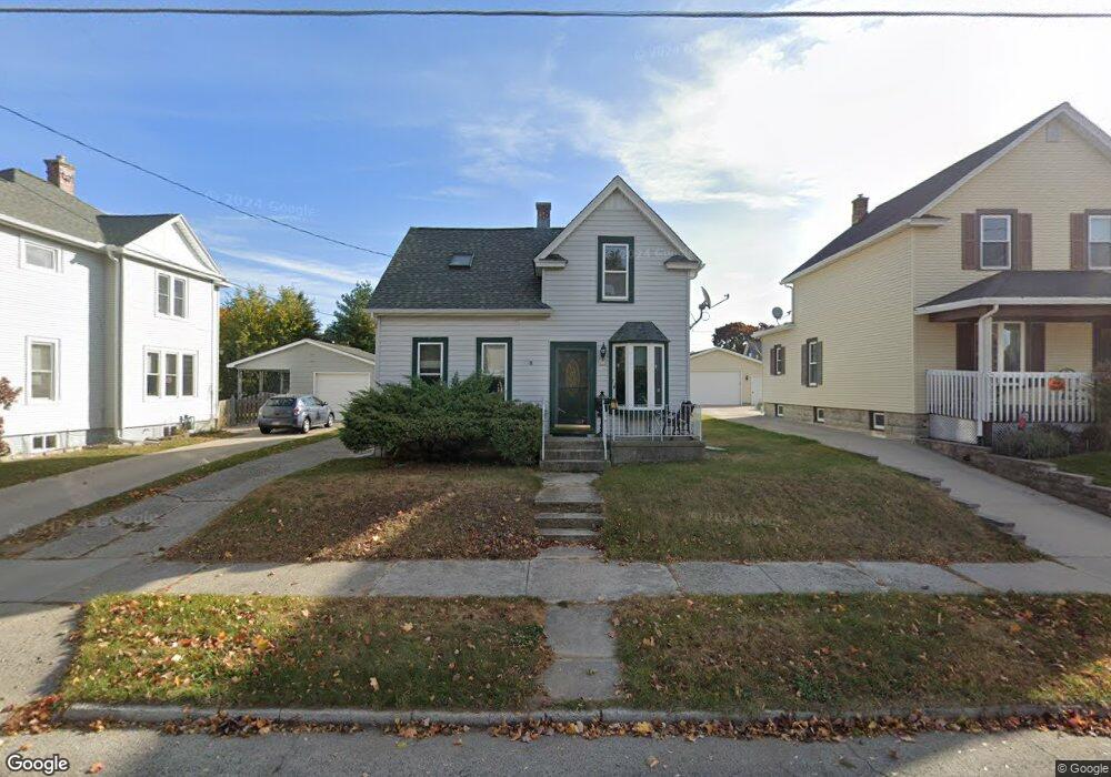 829 N 10th St, Manitowoc, WI 54220 - photo 1