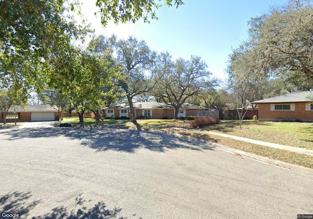 1103 Kingfisher Dr, Beeville, TX 78102 - photo 1