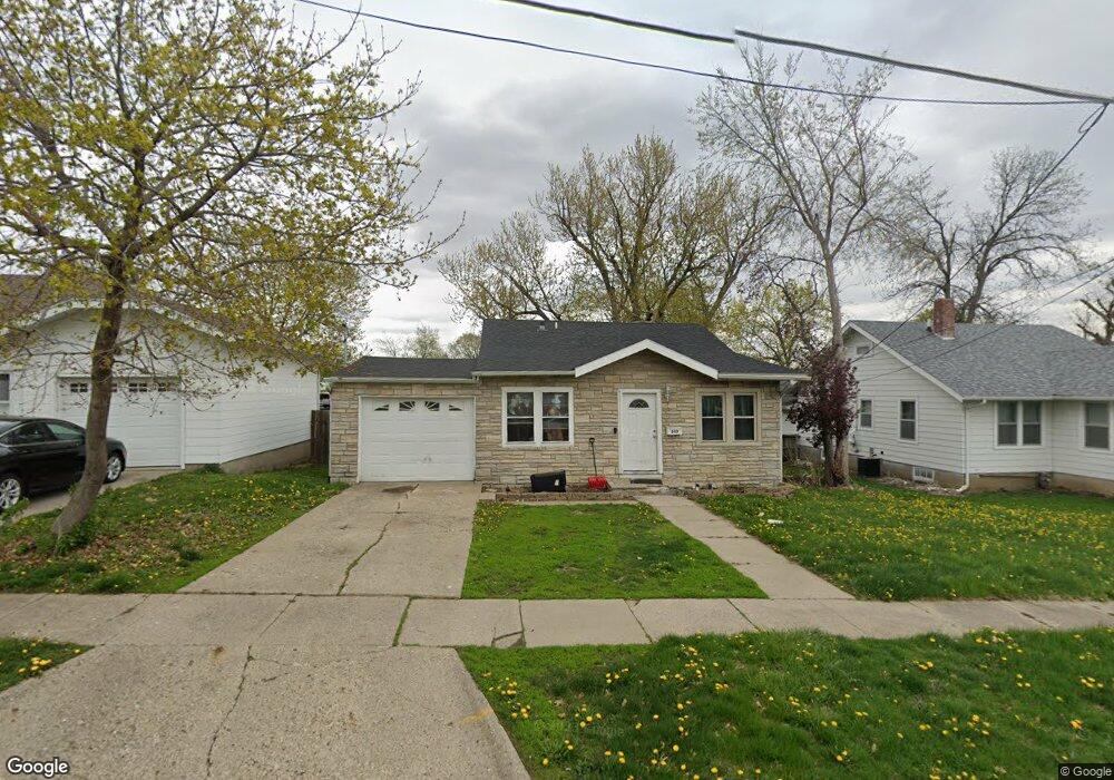 202 E 14th St N, Newton, IA 50208 - photo 1