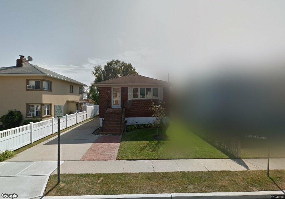 90 Vanderbilt Ave, Island Park, NY 11558 - photo 1