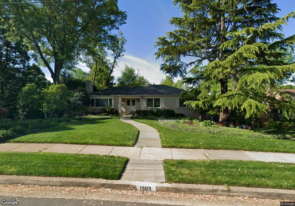 1303 Gatewood Dr, Alexandria, VA 22307 - photo 1