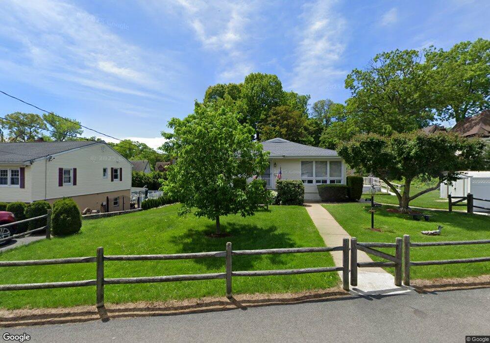 30 Wallace Pkwy, Yonkers, NY 10705 - photo 1