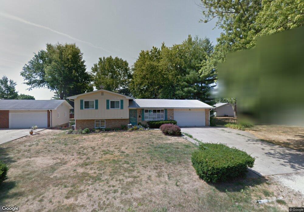 1215 Grandview Ave, Jacksonville, IL 62650 - photo 1