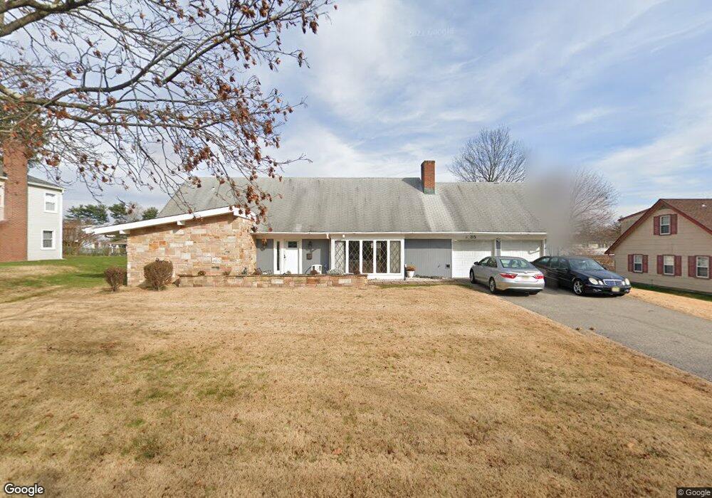 35 Windsor Ln, Willingboro, NJ 08046 - photo 1