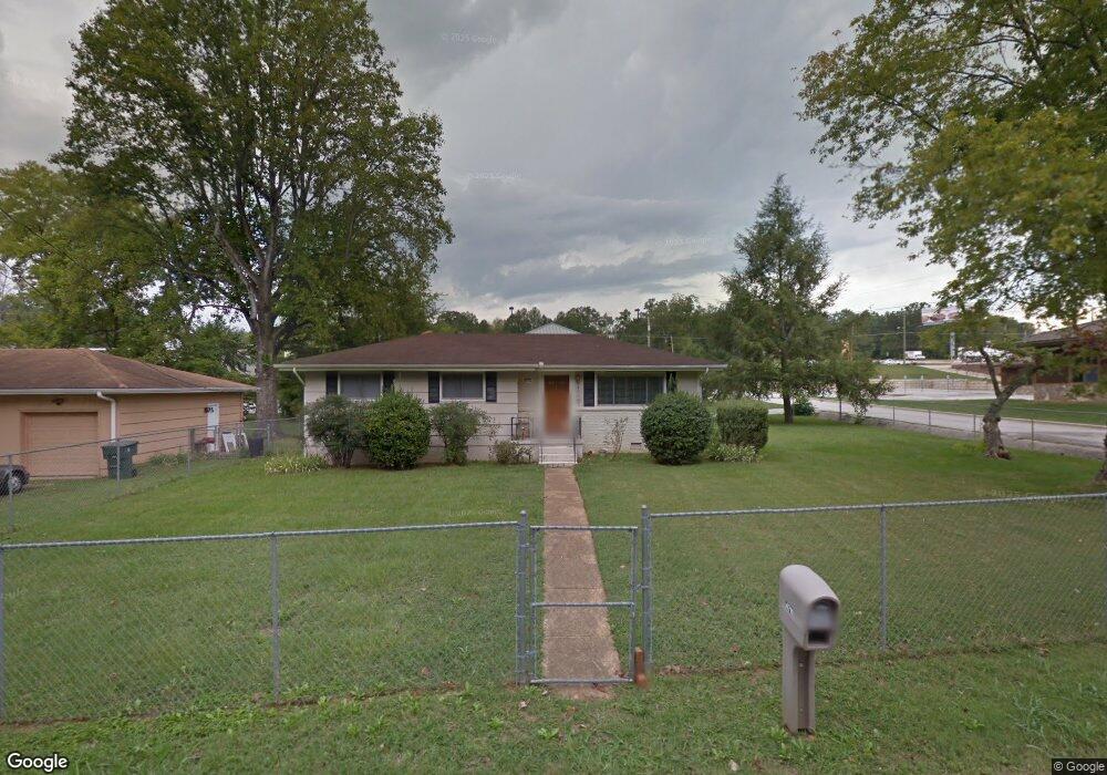 4711 Clover Ln, Hixson, TN 37343 - photo 1