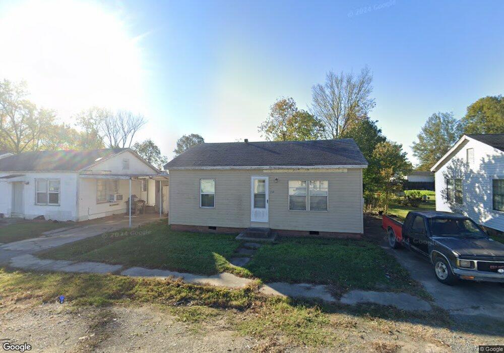 209 W 20th St, Stuttgart, AR 72160 - photo 1
