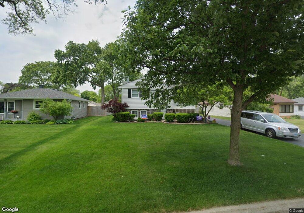 2401 Robin Ln, Rolling Meadows, IL 60008 - photo 1