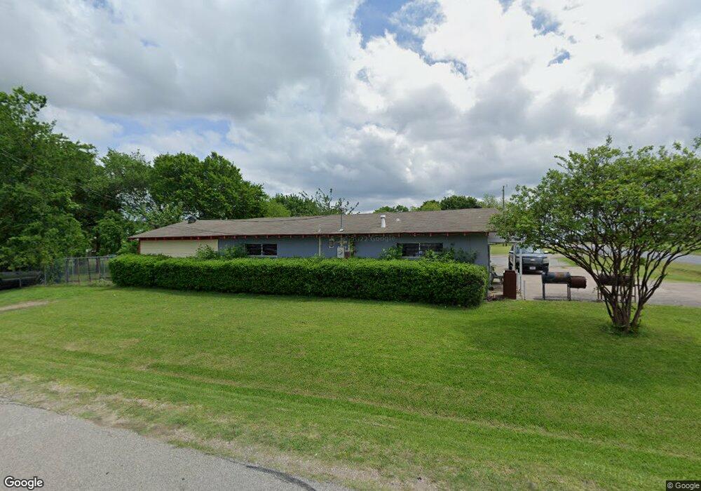 1010 NE Main St, Ennis, TX 75119 - photo 1