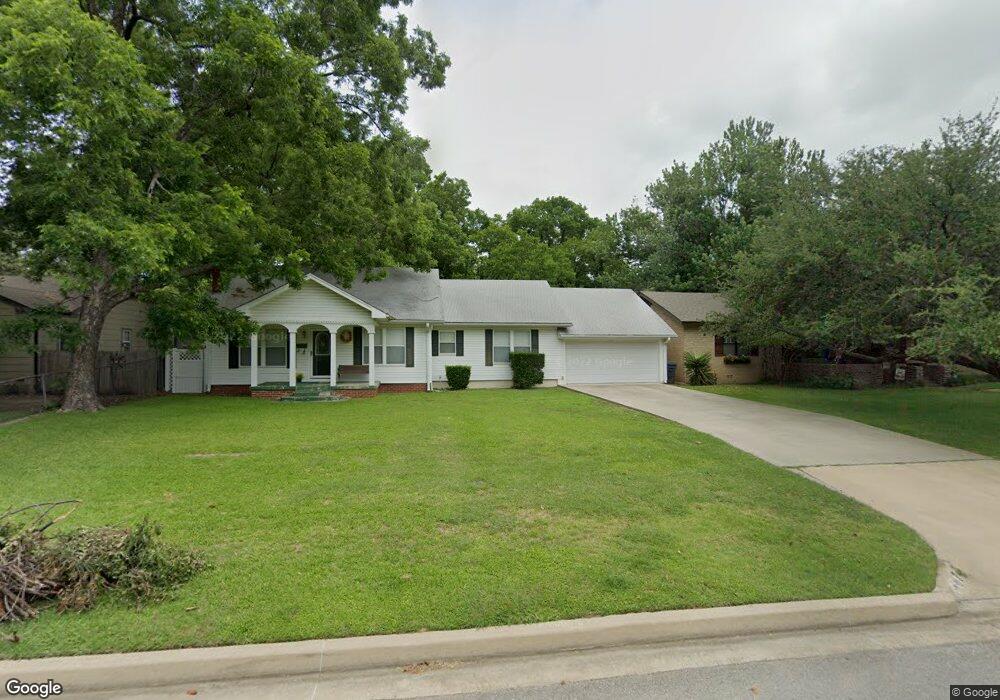 1607 3rd Ave SW, Ardmore, OK 73401 - photo 1