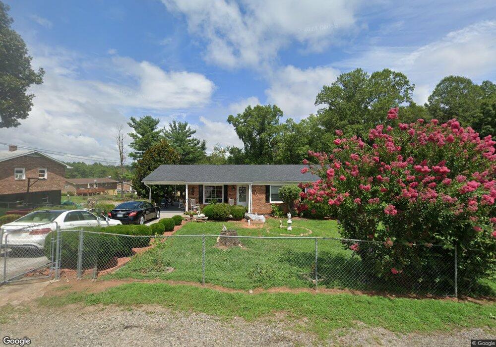 312 Robin Rd, Martinsville, VA 24112 - photo 1