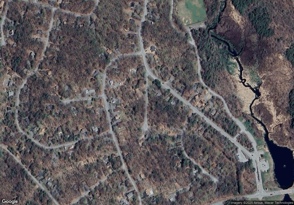 394 Tarot Ct, Lake Ariel, PA 18436 - photo 1