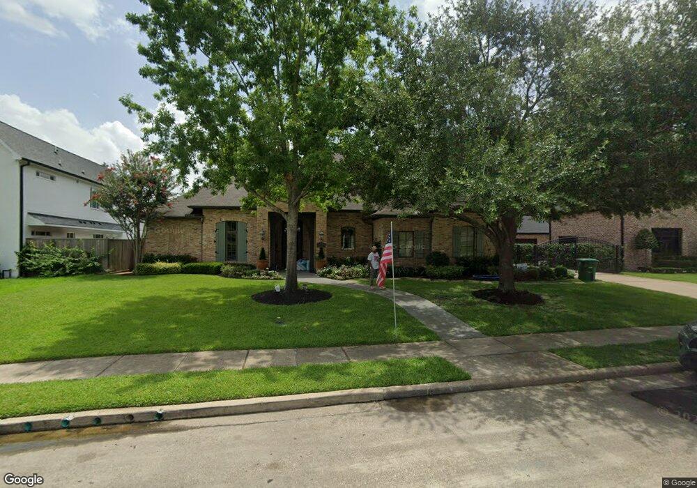 1418 Lynnview Dr, Houston, TX 77055 - photo 1