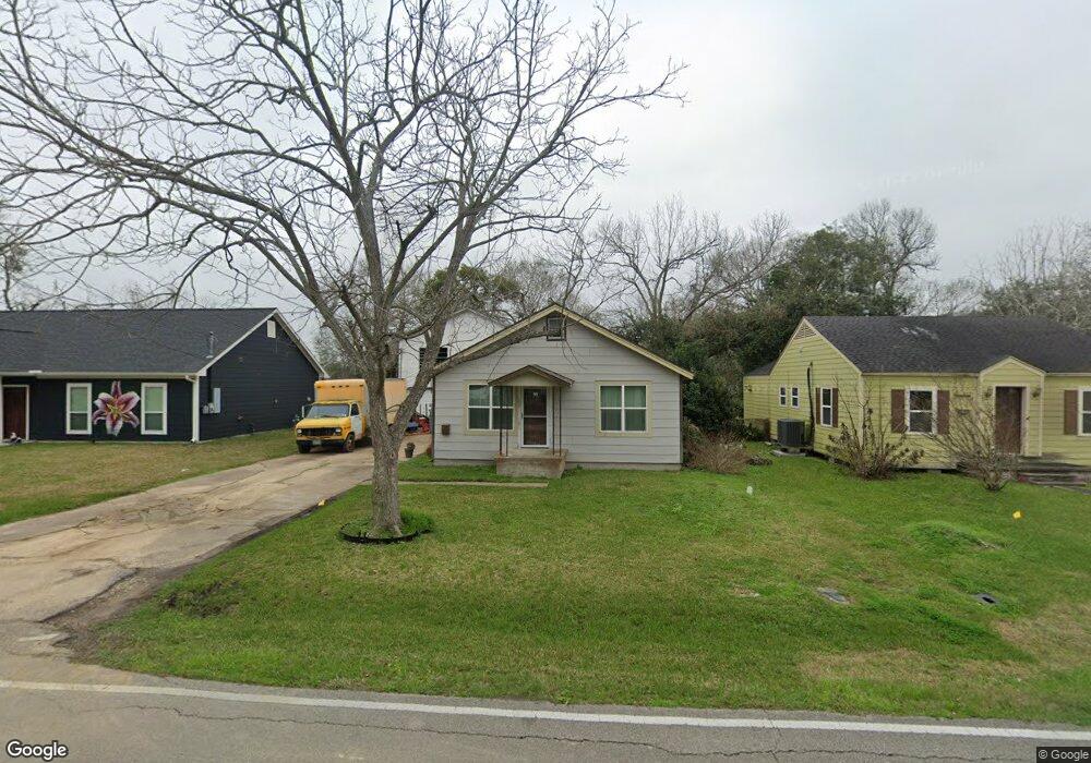 1304 Fairview Dr, Alvin, TX 77511 - photo 1