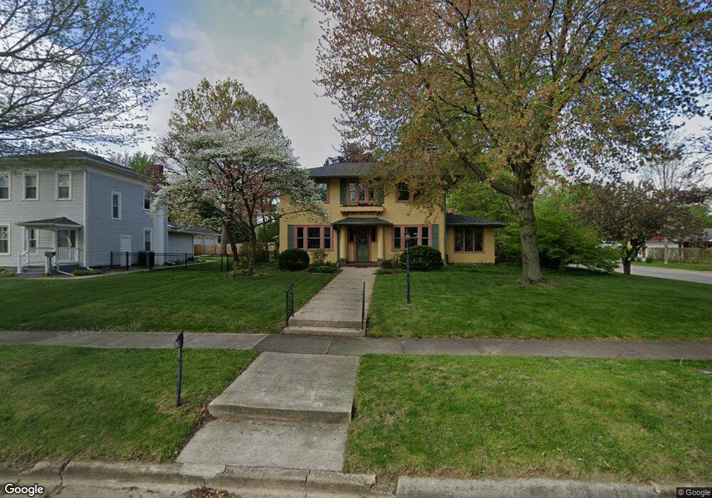 303 Peoria St, Lincoln, IL 62656 - photo 1