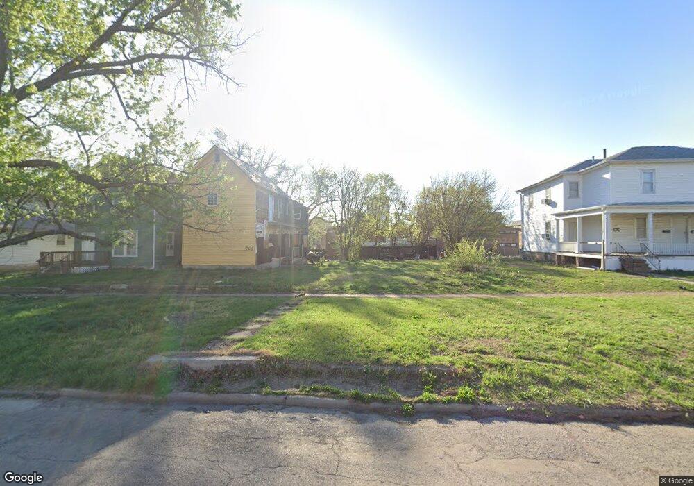 706 SW Polk St, Topeka, KS 66603 - photo 1
