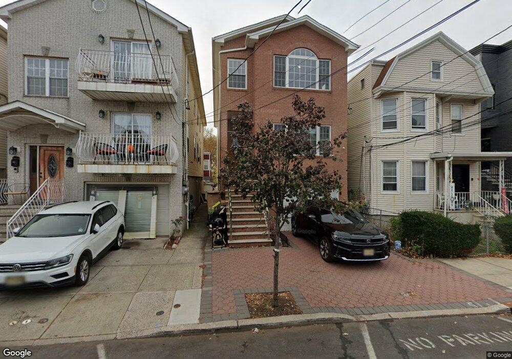 213 Pearsall Ave unit 1, Jersey City, NJ 07305 - photo 1