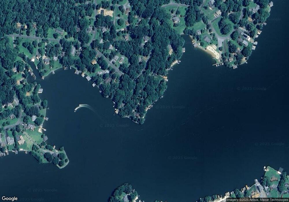 1259 N Lakeshore Dr, Louisa, VA 23093 - photo 1