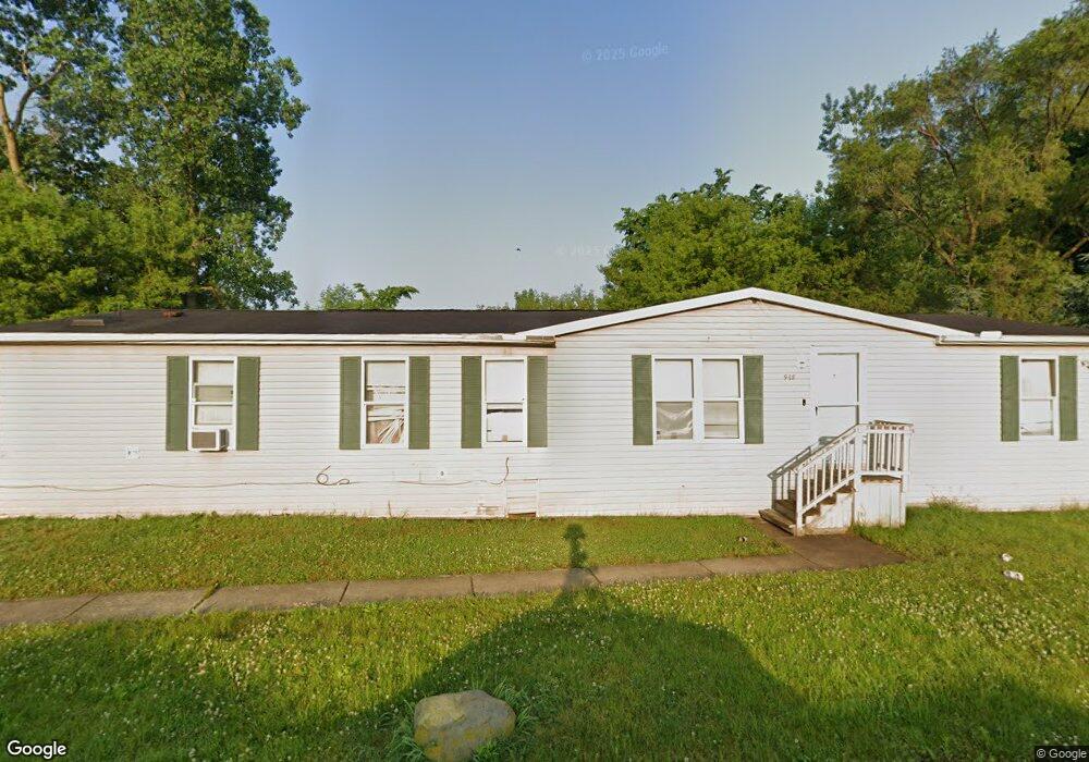 948 Kathy Cir, Flint, MI 48506 - photo 1