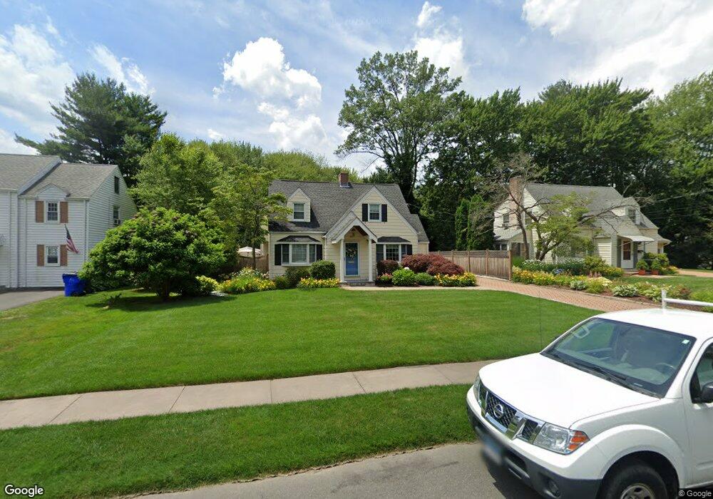 25 Tecumseh Rd, West Hartford, CT 06117 - photo 1