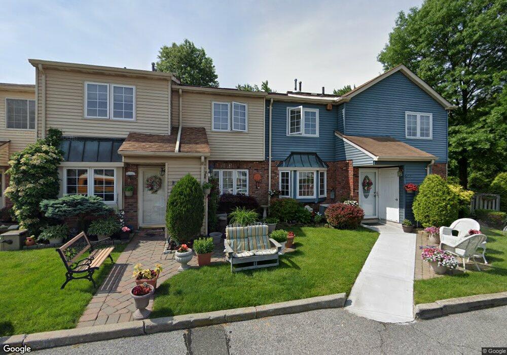 8 Franklin Ln unit 8C, Staten Island, NY 10306 - photo 1