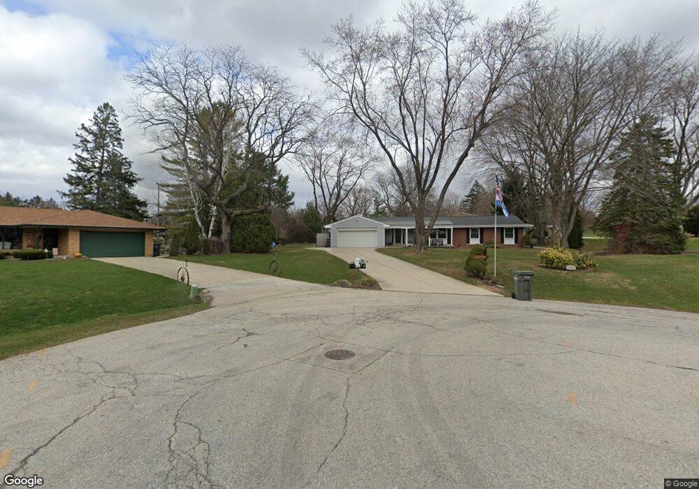 W130S6632 Somerset Ct, Muskego, WI 53150 - photo 1