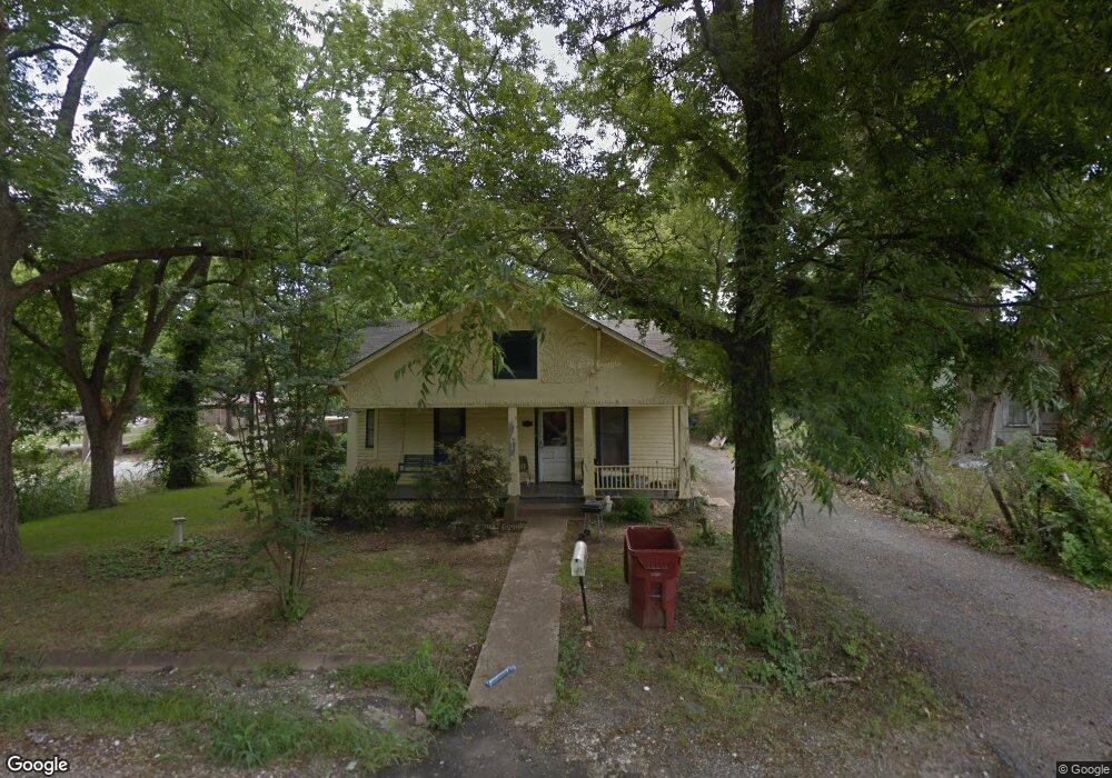 320 E 3rd St, Bonham, TX 75418 - photo 1