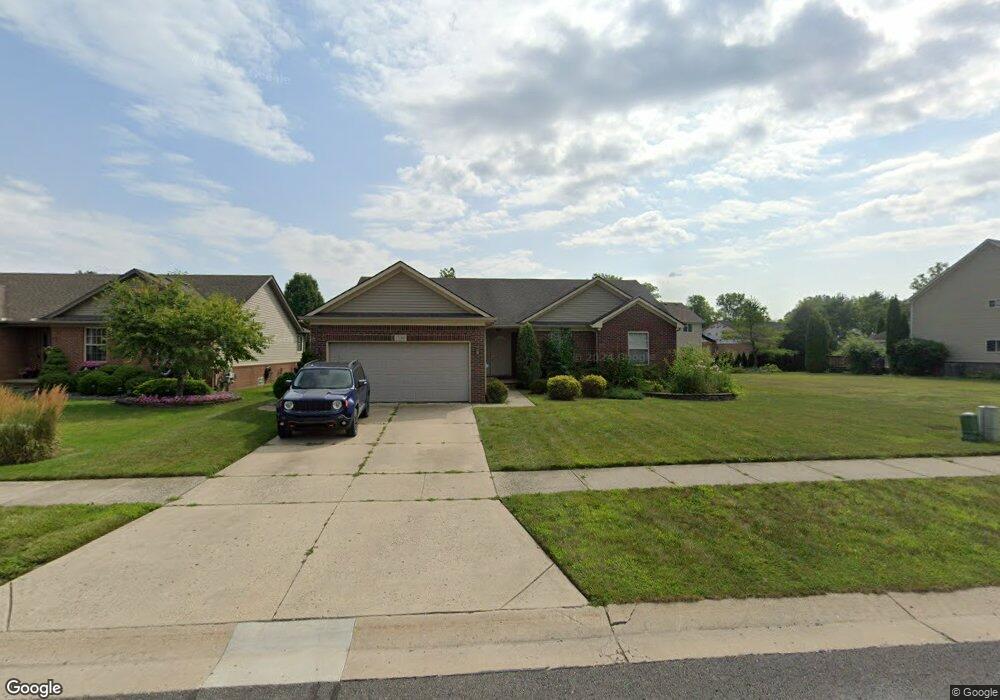 23369 Crescent Ridge Dr unit 57, New Boston, MI 48164 - photo 1