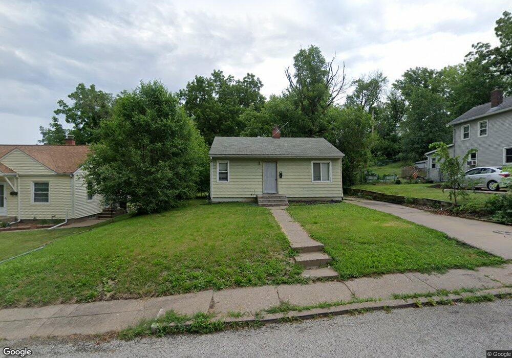 1329 Esplanade Ave, Davenport, IA 52803 - photo 1