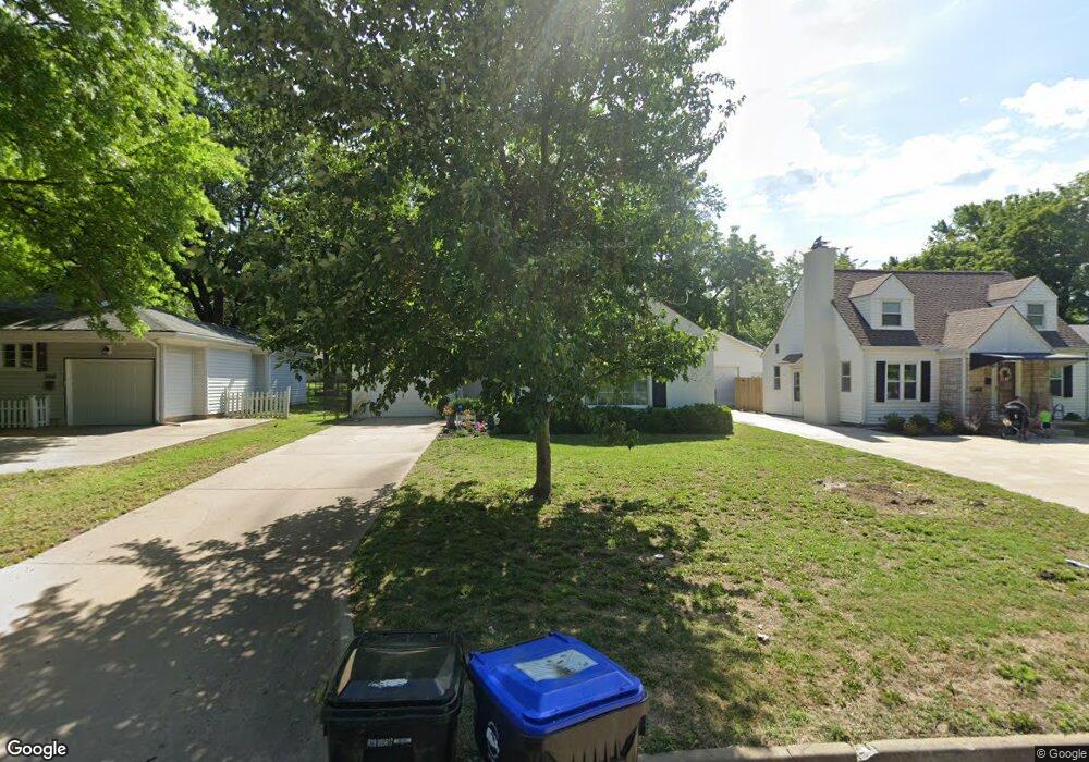 2014 SW Collins Ave, Topeka, KS 66604 - photo 1