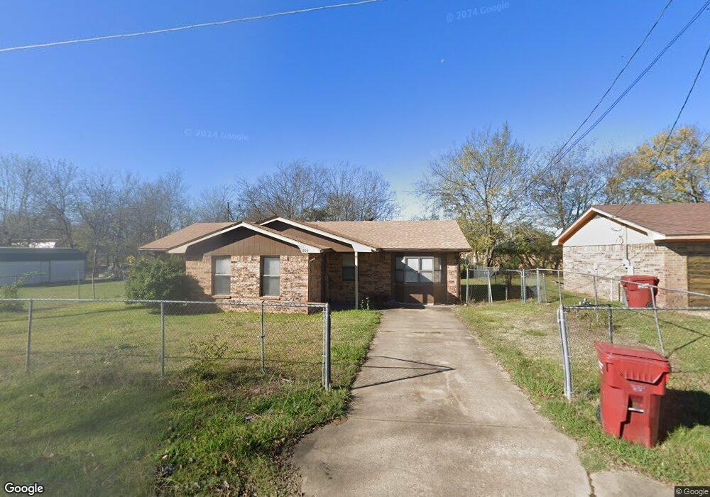 504 S Webb St, Hugo, OK 74743 - photo 1