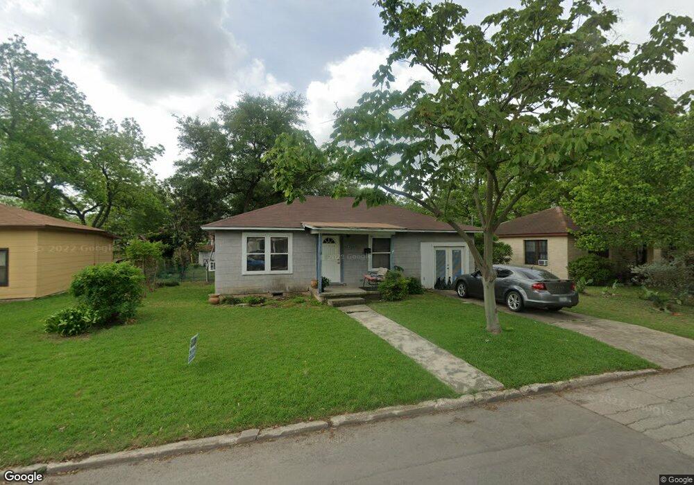 723 E Cedar St, Seguin, TX 78155 - photo 1