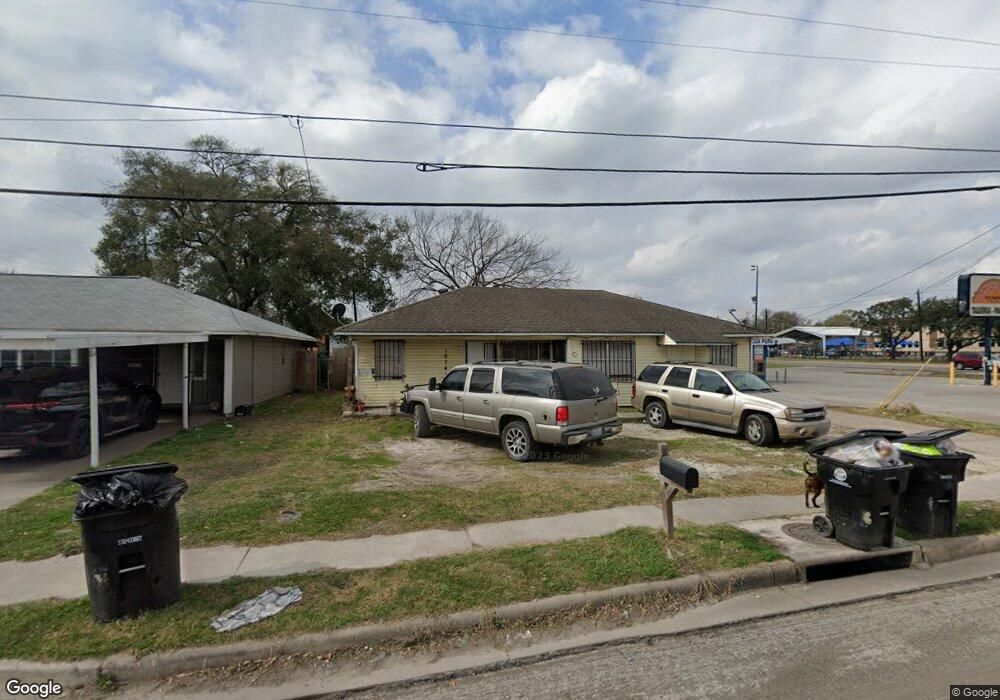 10741 Bentley St, Houston, TX 77093 - photo 1