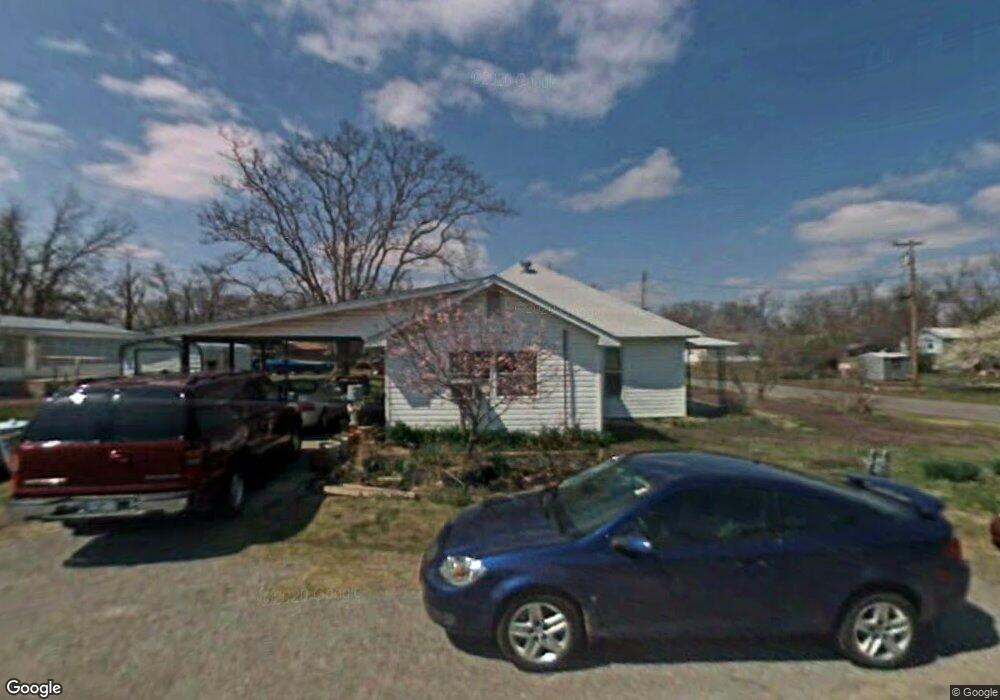 401 S Cherokee St, Locust Grove, OK 74352 - photo 1