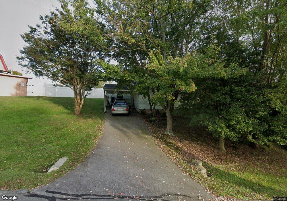 102 Cumberland Dr, Hendersonville, NC 28792 - photo 1