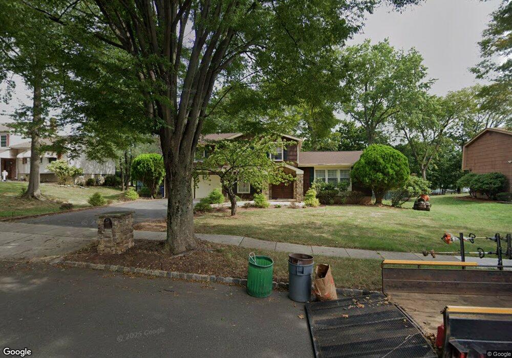 33 Woodlake Dr, Piscataway, NJ 08854 - photo 1