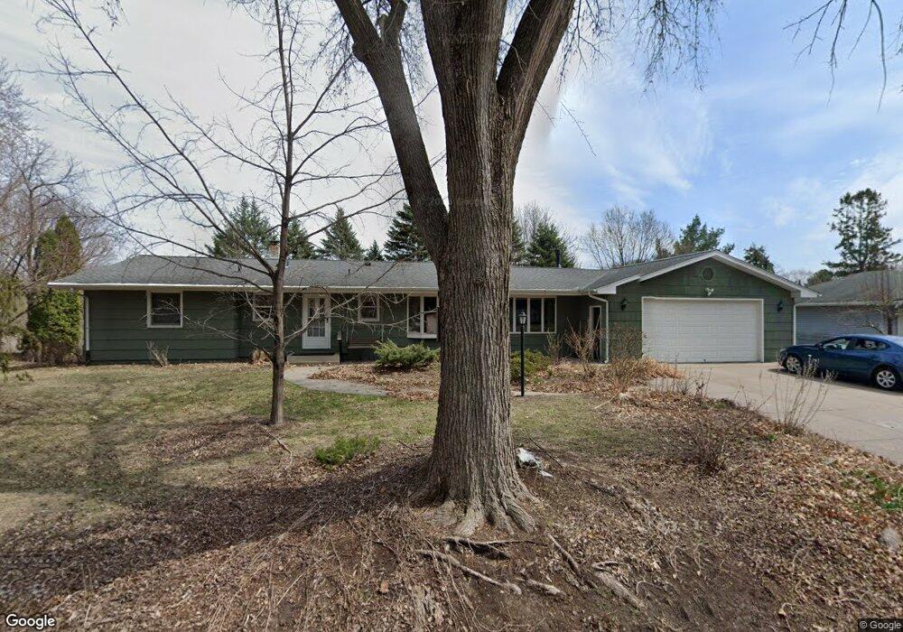 5409 Miracle Ln, Minnetonka, MN 55345 - photo 1