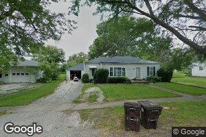 19 Prairie Ave, Carthage, IL 62321