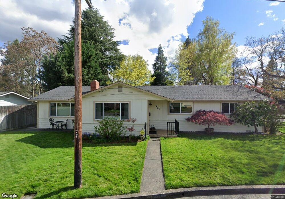 711 NE Riddle Dr, Grants Pass, OR 97526 - photo 1