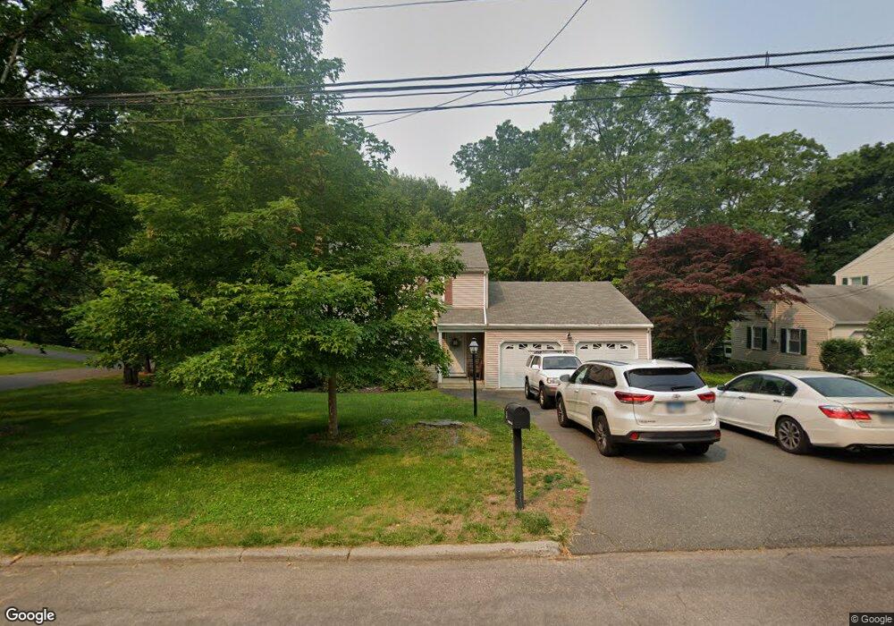 9 Hitching Post Ln, Fairfield, CT 06824 - photo 1