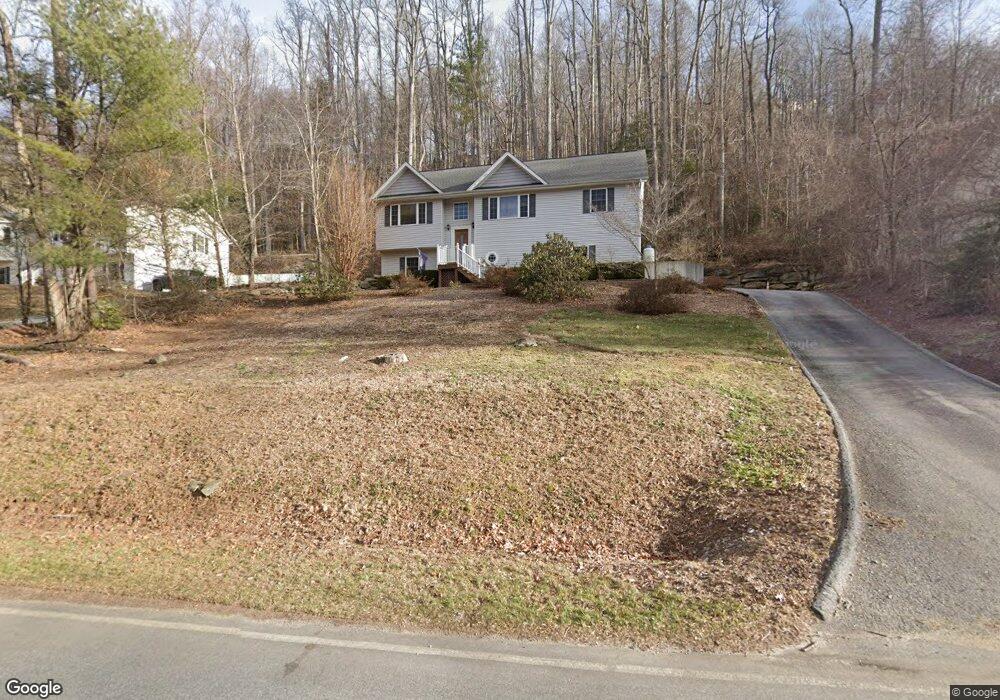 676 Salisbury Rd, Hendersonville, NC 28792 - photo 1
