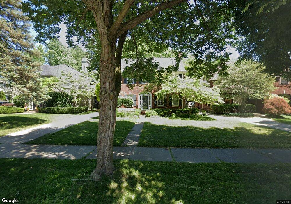 626 Lincoln Rd, Grosse Pointe, MI 48230 - photo 1