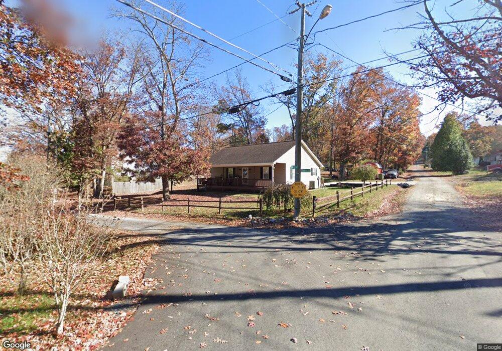 907 Sumac Ave, Waynesboro, VA 22980 - photo 1