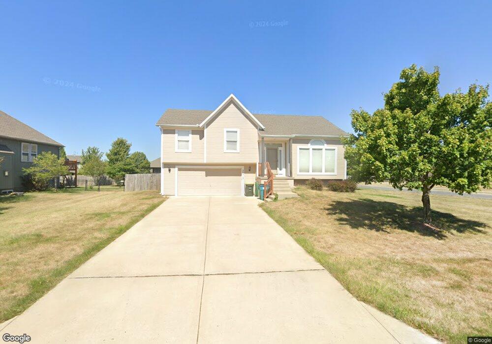 20512 W 200th St, Spring Hill, KS 66083 - photo 1