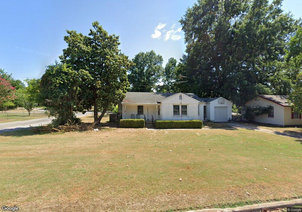 217 E 12th Place, Claremore, OK 74017 - photo 1