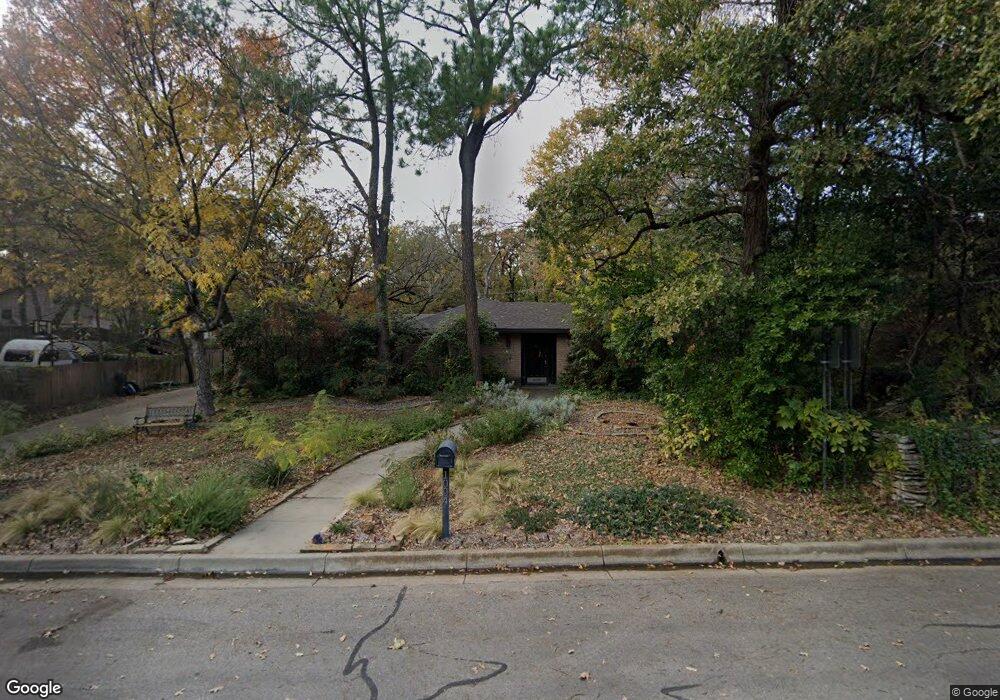 1004 Driftwood Dr, Euless, TX 76040 - photo 1