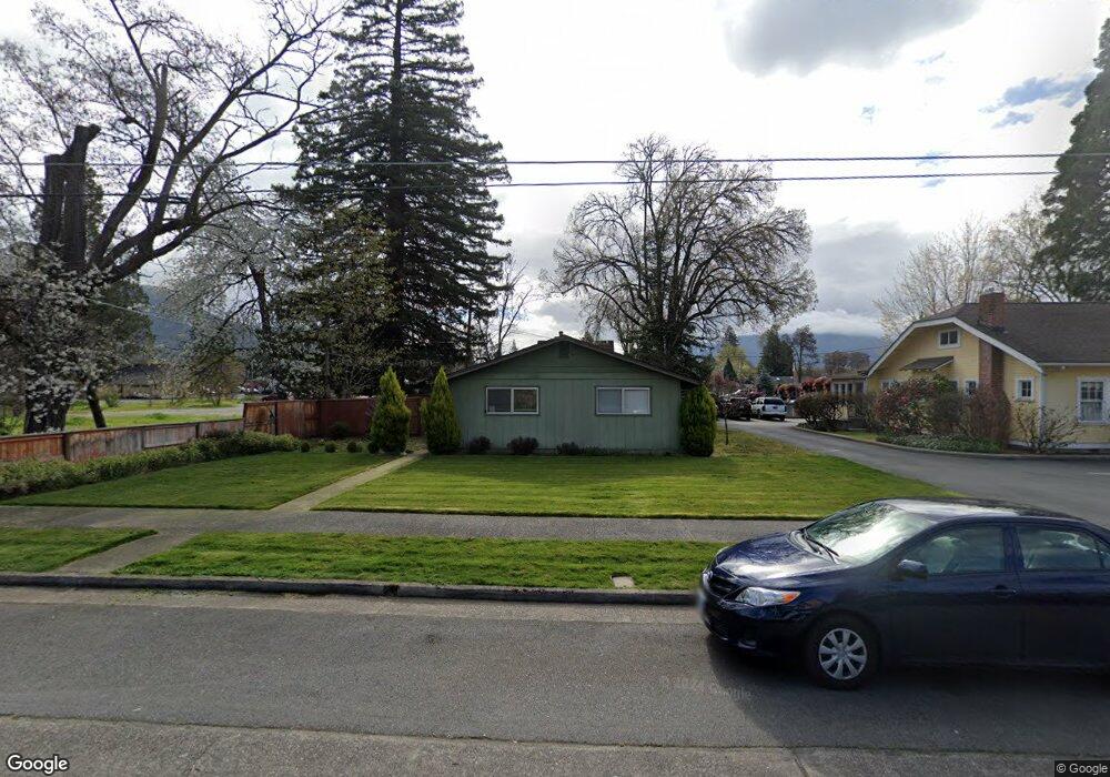 723 NW 5th St, Grants Pass, OR 97526 - photo 1